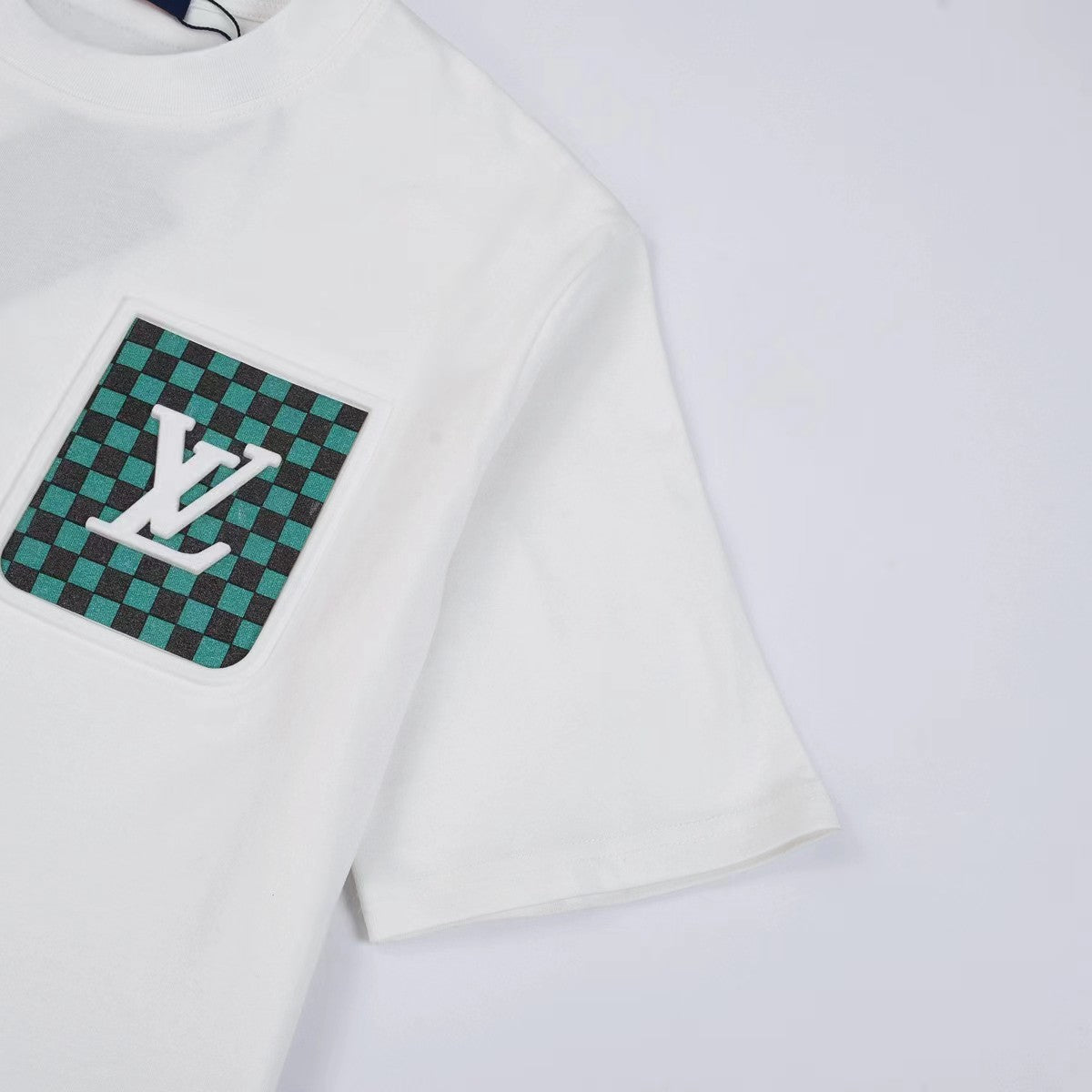 AS-checkerboard pocket T-shirt