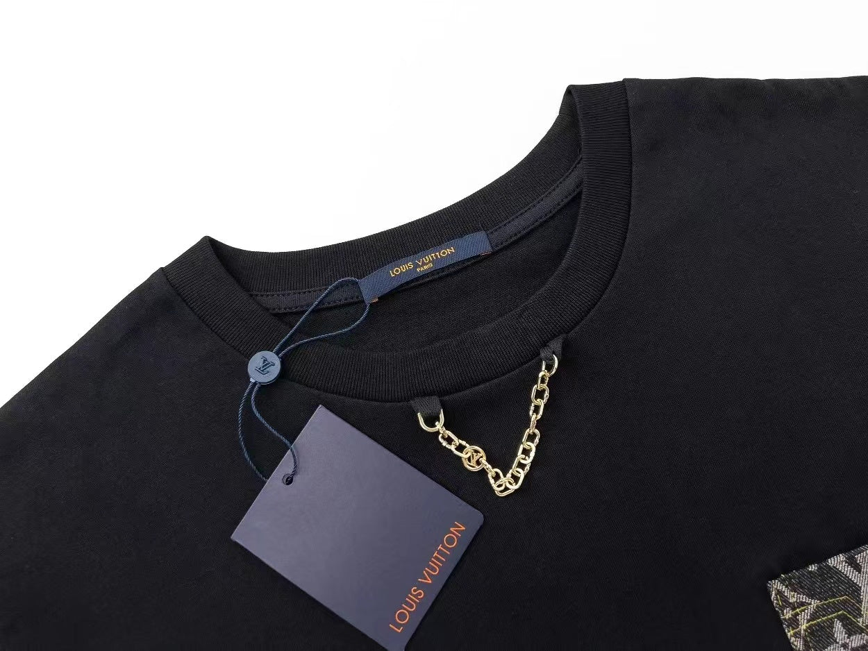 chain pocket logo T-shirt