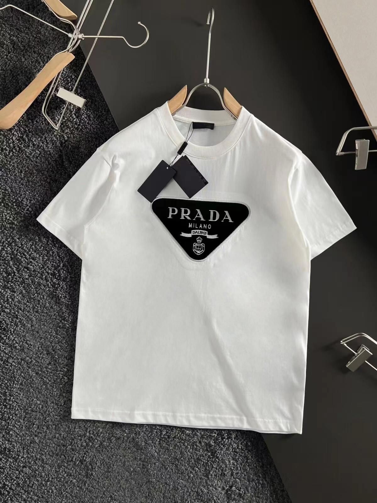 Triangular velvet logo patch cotton T-shirt