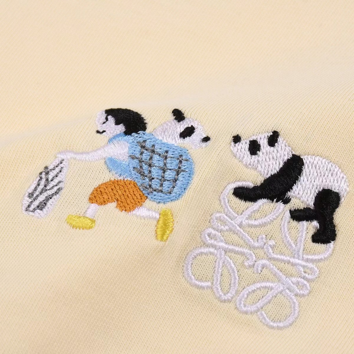 Round neck panda embroidered short sleeves